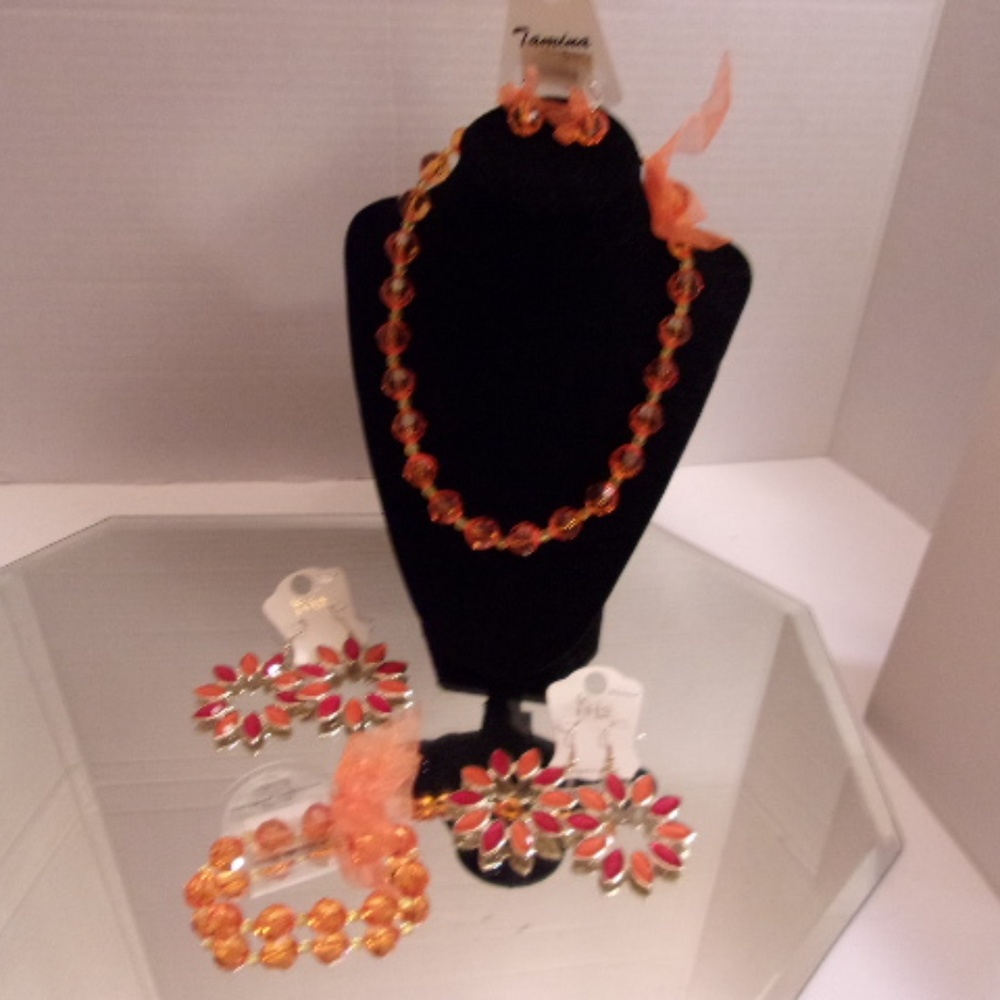 NWT TAMINA NECKLACE 2 ISIS EARRINGS AND BRACELET R